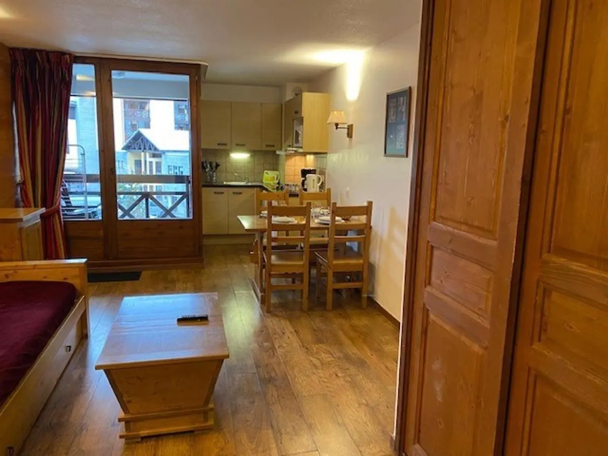 Apartment Studio Chaleureux A Brides Les Bains - 4 Pers, 28 M², Balcon, Parking, Proche Thermes - Fr-1-512-252